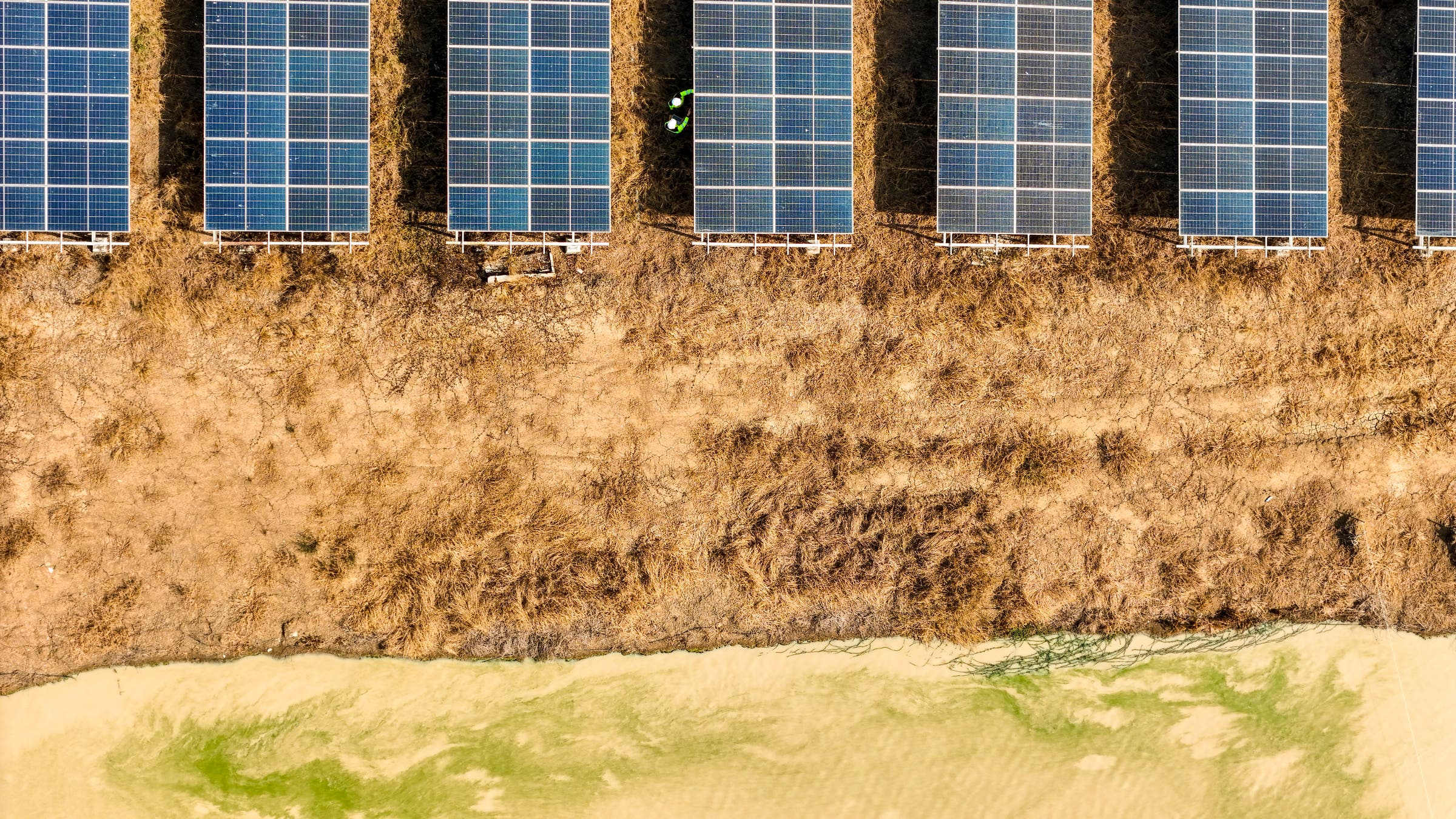 Organic soil, peat, solar panel, photovoltaics, soil structure