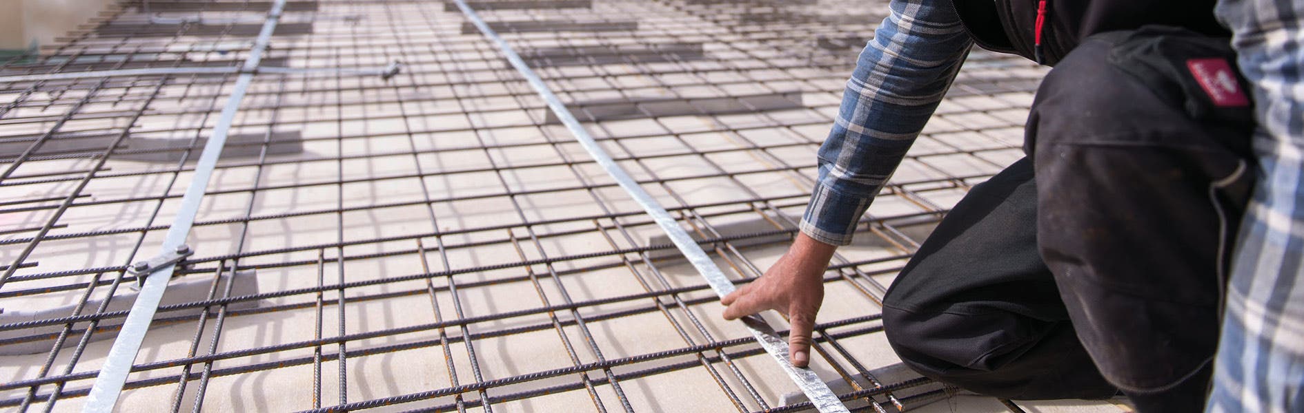 Base, earthing system