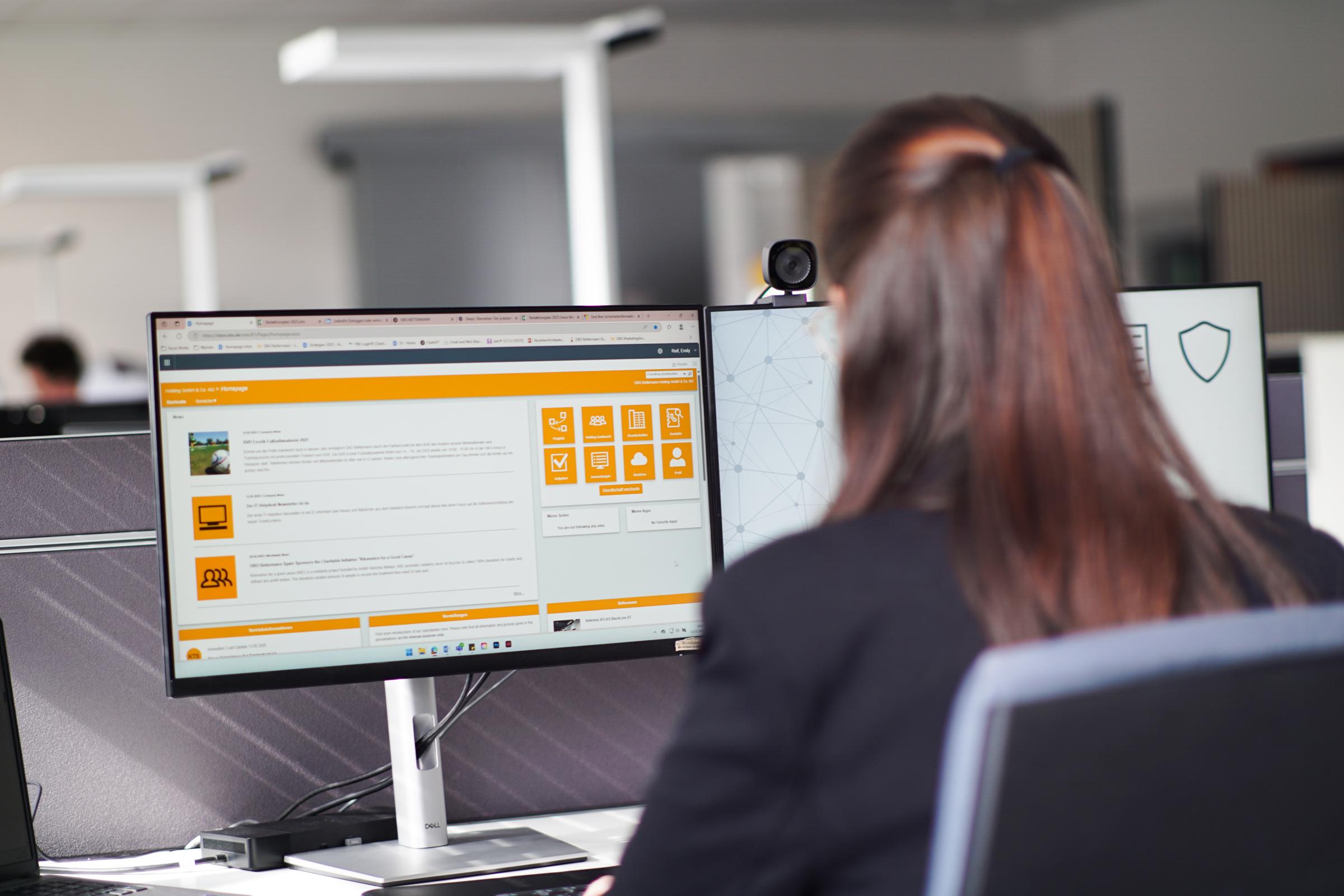 Computer_Bildschirm_Büro