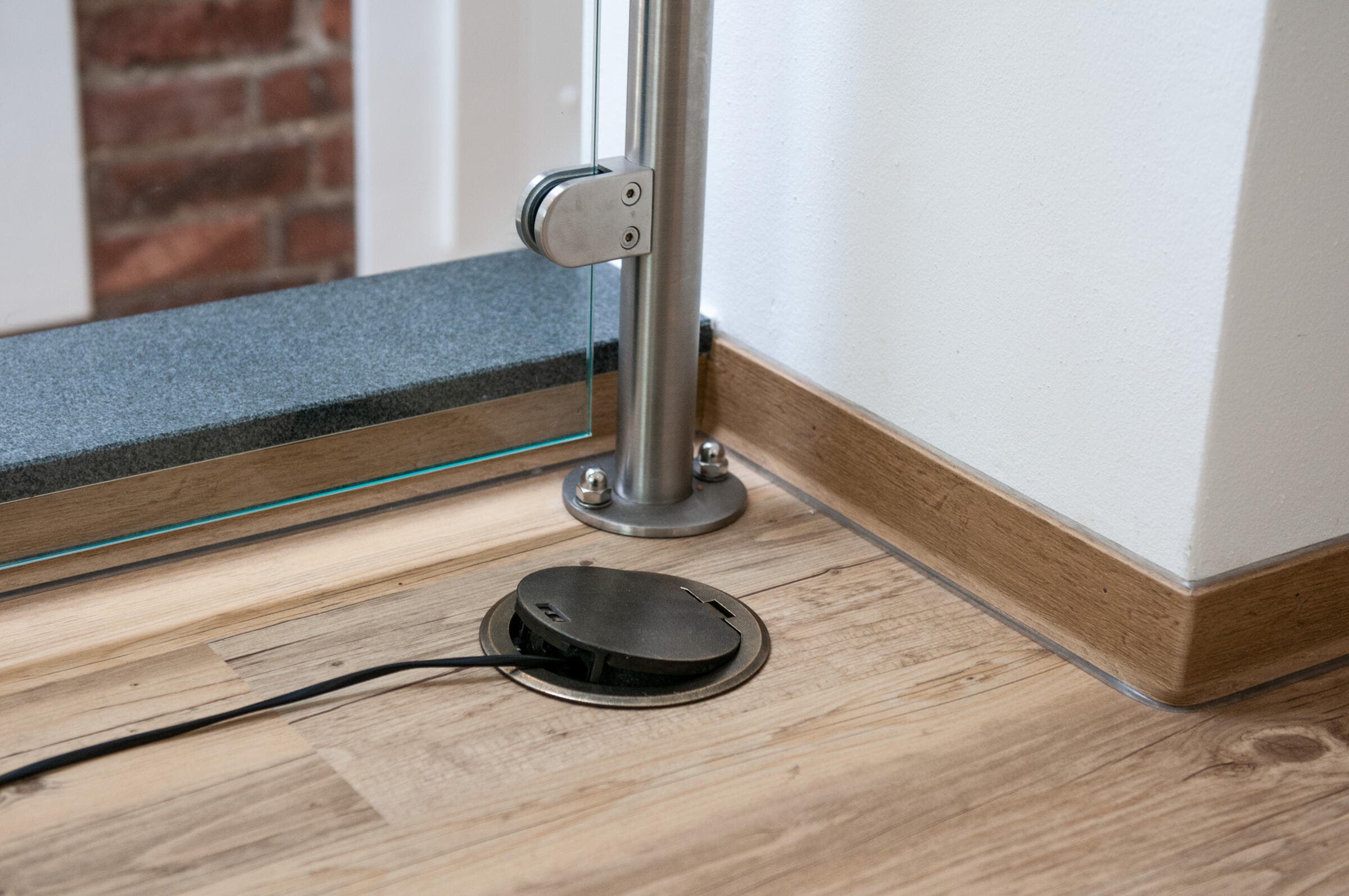 floor socket